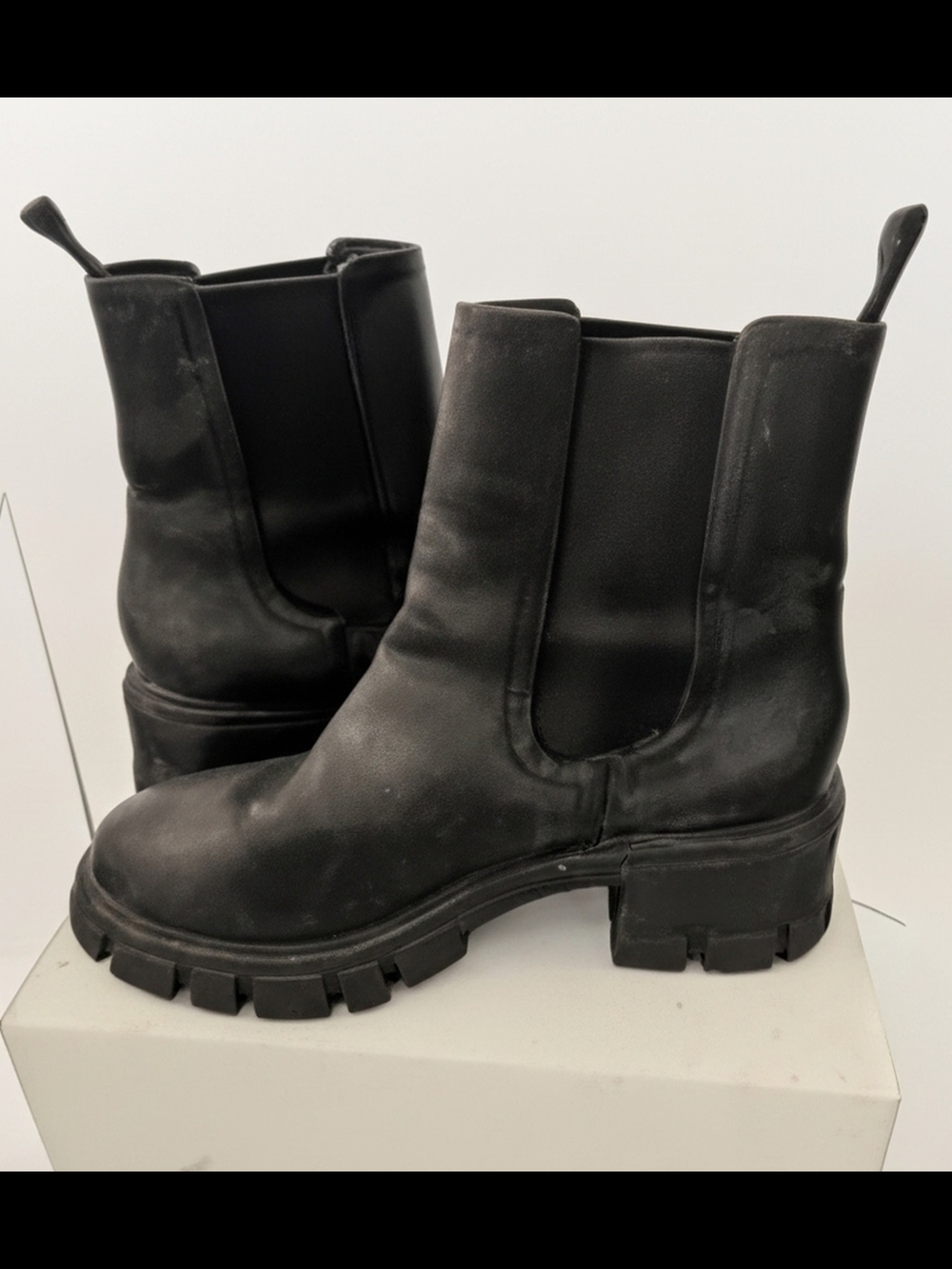Alpine Design Black Chelsea Lug Ankle Boots